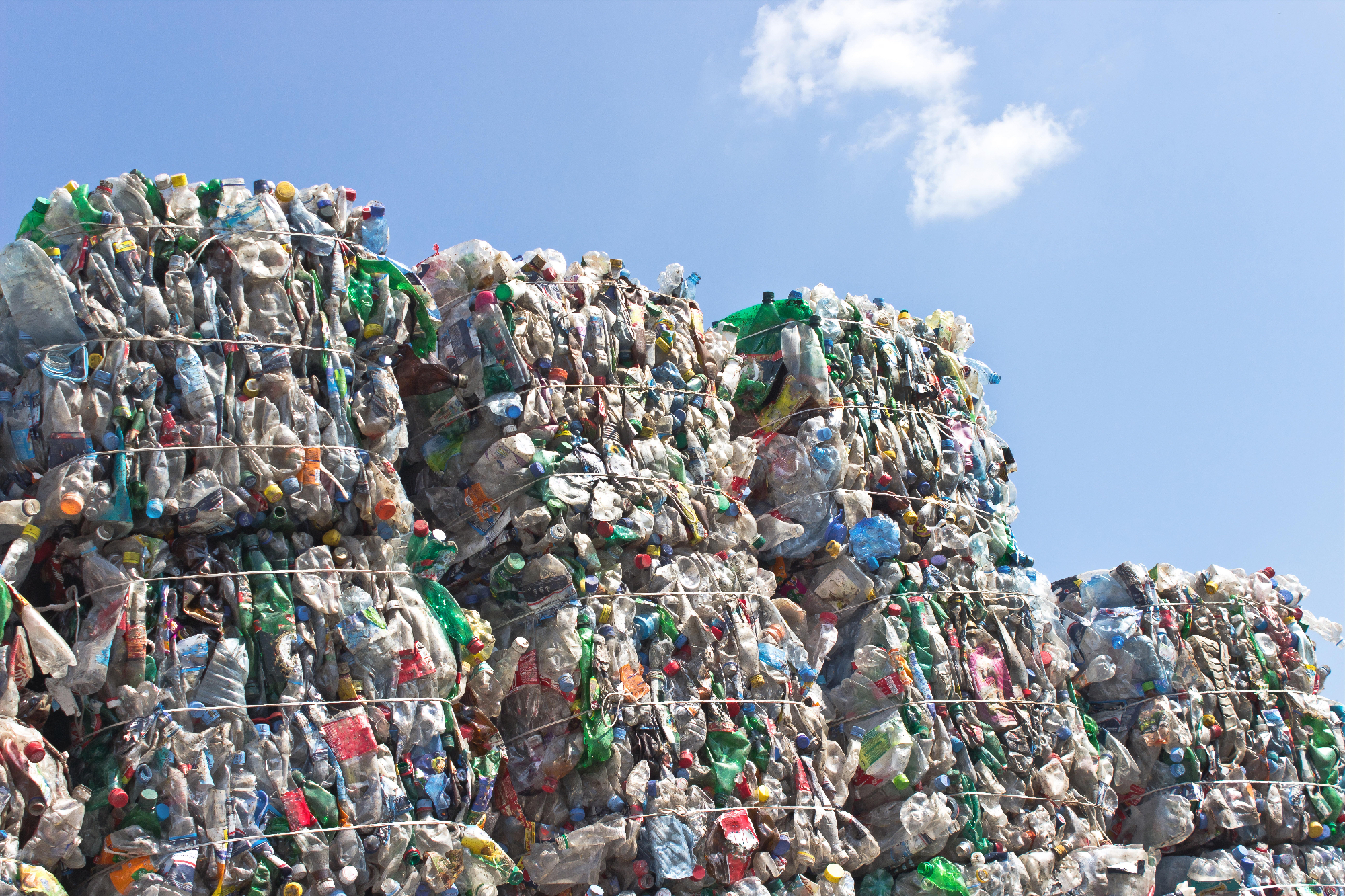 Ali obstajajo načini, kako bi se plastika, razgradila hitreje?
